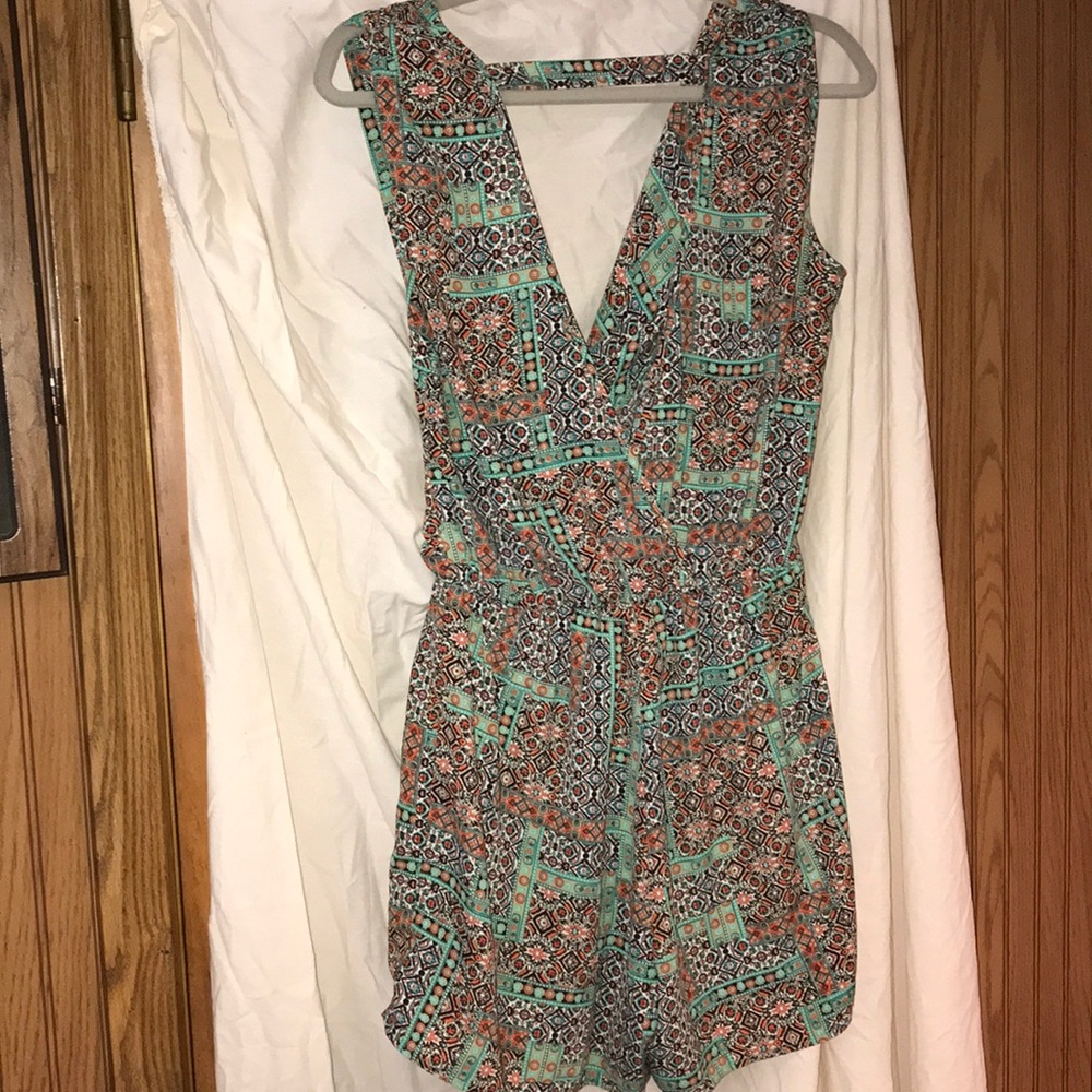 Perfect condition romper - Picture 3 of 3